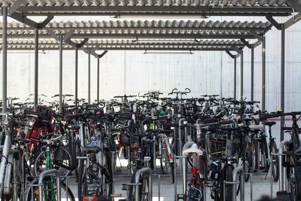 Abri vélo : sécurisez votre vélo efficacement en plein air